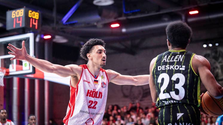 Barmer 2 Basketball Bundesliga ProA Rheinstars Koeln vs BBC Bayreuth, 11 01 26 Cologne, 11 01 26 Justin Onyejiaka RheinStars Cologne, 22, SF , Kevaughn Allen BBC Bayreuth, 23, SG during the game of the Barmer 2 Basketball Bundesliga ProA Rheinstars Koeln vs BBC Bayreuth at the Motor World in Cologne Copyright: xBEAUTIFULxSPORTS AxelxKohringx