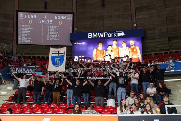 The fans of Telekom Baskets Bonn, GER, FC Bayern Basketball vs Telekom Baskets Bonn, Basketball, easycredit Basketball Bundesliga, Matchday 15, Season 2025 2026, 11 01 2026, GER, FC Bayern Basketball vs Telekom Baskets Bonn, Basketball, easycredit Basketball Bundesliga, Matchday 15, Season 2025 2026, 11 01 2026 Muenchen Copyright: xEibner-Pressefoto JennixMaulx EP_JML