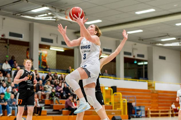Tessa Brugler Wings Leverkusen,No 03 climbs up to the basket DEU, Leverkusen, 11 01 2026 Basketball, Womens 2 Bundesliga North, 14 Matchday, Wings Leverkusen Talents BonnRhöndorf
