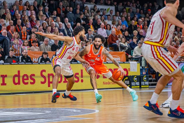 1 Basketball Bundesliga, easyCredit BBL, Season 2025 2026, Men, Main Round, 15 Matchday, 11 01 2026, RASTA Vechta Fitness First Würzburg Baskets Tevin Brown 10 RASTA Vechta in action Vechta RASTA Dome Lower Saxony Germany