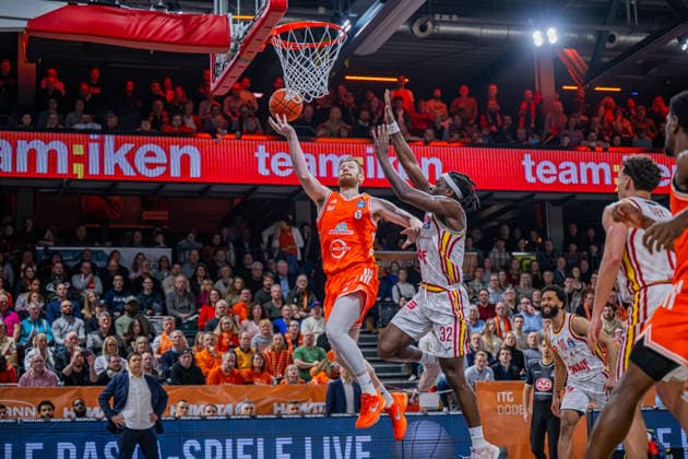 1 Basketball Bundesliga, easyCredit BBL, Season 2025 2026, Men, Main Round, 15 Matchday, 11 01 2026, RASTA Vechta Fitness First Würzburg Baskets Luc van Slooten 6 RASTA Vechta at the Korbleger Vechta RASTA Dome Niedersachsen Germany
