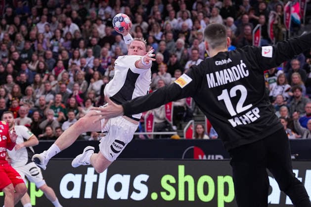 11 01 2026, xydrx, Handball, Mens international match, Germany Croatia, ZAG Arena Justus Fischer GER 54 throwing at the goal of Matej Mandic CRO 12 Lower Saxony Germany