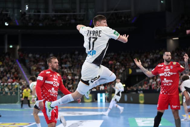 11 01 2026, xgox, handball, international match, Germany Croatia v l Lukas Zerbe Germany, 17 throws goal, goal scorer, scores goal, scores the goal Hannover