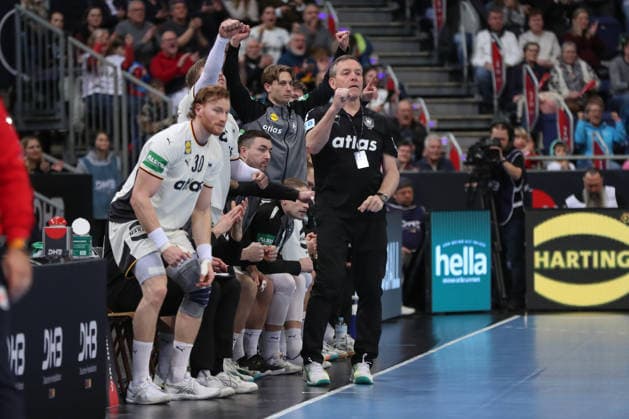 11 01 2026, xgox, handball, international match, Germany Croatia v l Alfred Gislason Germany, coach jubilation, goal celebration, celebrate the goal, celebration Hannover