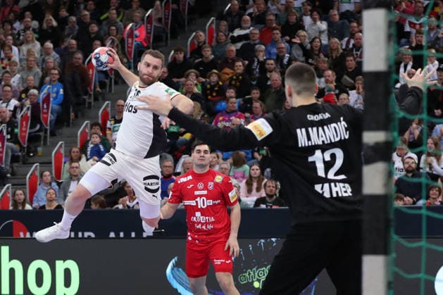11 01 2026, xgox, handball, international match, Germany Croatia v l Lukas Mertens Germany, 36 throws goal, goal scorer, scores goal, scores the goal Hannover