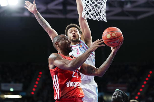 Isiaha Mike FC Bayern Basketball, 22 with Alijah Comithier Telekom Baskets Bonn, 02 , GER, FC Bayern Basketball vs Telekom Baskets Bonn, Basketball, easycredit Basketball Bundesliga, 15 Matchday, Season 2025 2026, 11 01 2026, GER, FC Bayern Basketball vs Telekom Baskets Bonn, Basketball, easycredit Basketball Bundesliga, 15 Matchday, Season 2025 2026, 11 01 2026 Munich Copyright: xEibner-Pressefoto JennixMaulx EP_JML