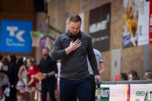 MatÄ ss RoÅ¾lapa LVA Headcoach Royals GiroLive Panthers Osnabrück 73 65 Saarlouis Royals 1 Womens Basketball Bundesliga 1DBBL Panthers vs Royals