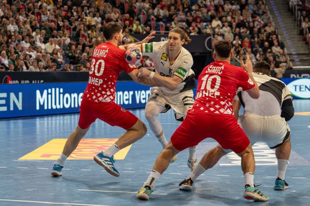 Germany, Handball, EHF friendly match, Germany Croatia on 11 01 in Hanover ZAG Arena Juri Knorr Germany 15 and Marko MamiÄ‡ Croatia 30 Copyright: xSvenxHeidmannx