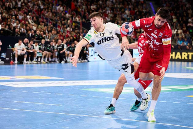 Handball Mens Laenderspiel Germany Croatia on 11 01 2026, Lukas Zerbe 17 Germany in duel with Ivan Martinovic 51 Croatia Hannover ZAG arena Niedersachsen Germany