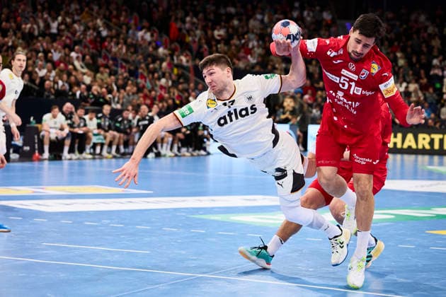 Handball Mens Laenderspiel Germany Croatia on 11 01 2026, Lukas Zerbe 17 Germany in duel with Ivan Martinovic 51 Croatia Hannover ZAG arena Niedersachsen Germany