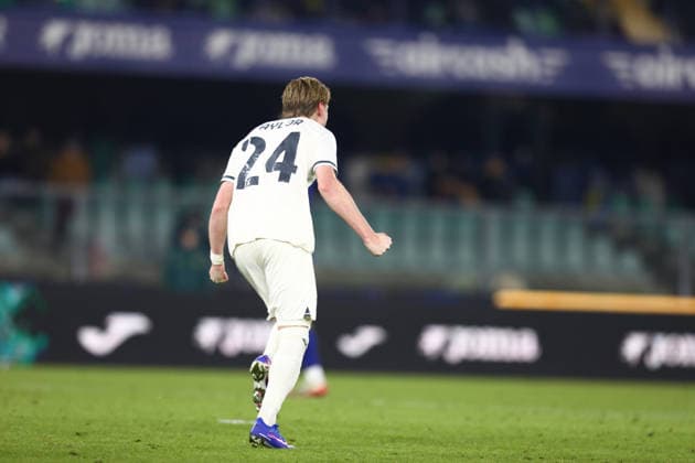 January 11, 2026, Verona, Veneto, Italy: KENNETH TAYLOR 24 of Lazio celebrates his side s scoring their first goal on Matchday 20 of 38 of the Serie A 2025 26 between HELLAS VERONA and LAZIO at the Bentegodi Stadium in Verona, Italy Verona Italy - ZUMAc179 20260111_zep_c179_035 Copyright: xMickaelxChavetx