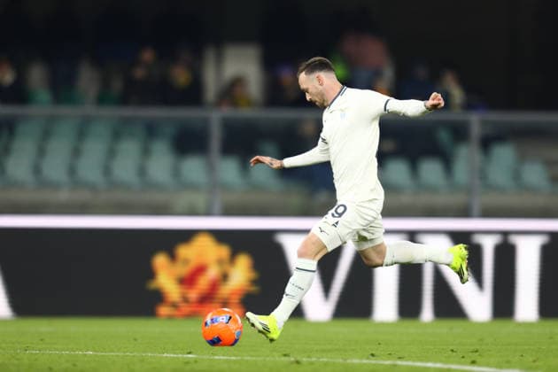 January 11, 2026, Verona, Veneto, Italy: MANUEL LAZZARI 29 of Lazio provokes an own goal by VICTOR NELSSON 15 of Hellas Verona on Matchday 20 of 38 of the Serie A 2025 26 between HELLAS VERONA and LAZIO at the Bentegodi Stadium in Verona, Italy Verona Italy - ZUMAc179 20260111_zep_c179_039 Copyright: xMickaelxChavetx