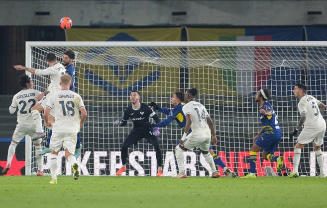 Hellas Verona FC v SS Lazio - Serie A Roberto Gagliardini of Hellas Verona FC participates in the soccer match between Hellas Verona FC and SS Lazio, MD20 of Serie A Enilive Italian soccer championship 2025 2026 at Marcantonio Bentegodi Stadium in Verona, Italy, on January 11, 2026. Verona Italy  Copyright: xRobertoxTommasinix originalFilename:tommasini-hellasve260111_npXhc.jpg