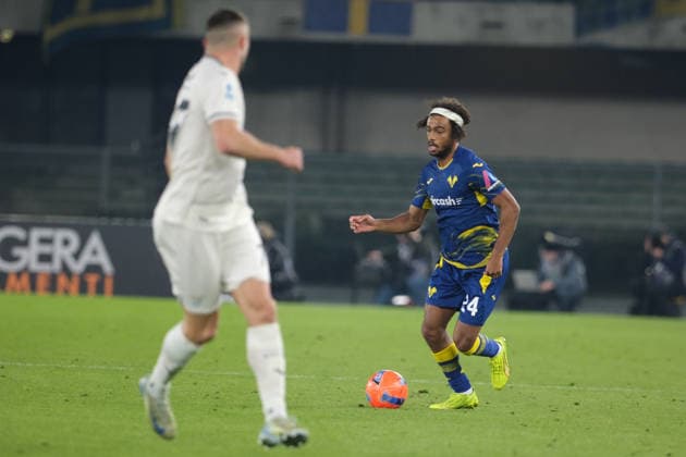 Hellas Verona FC v SS Lazio - Serie A Antoine Bernede of Hellas Verona FC carries the ball during the soccer match between Hellas Verona FC and SS Lazio, MD20 of Serie A Enilive Italian soccer championship 2025 2026 at Marcantonio Bentegodi Stadium in Verona, Italy, on January 11, 2026. Verona Italy  Copyright: xRobertoxTommasinix originalFilename:tommasini-hellasve260111_npElJ.jpg