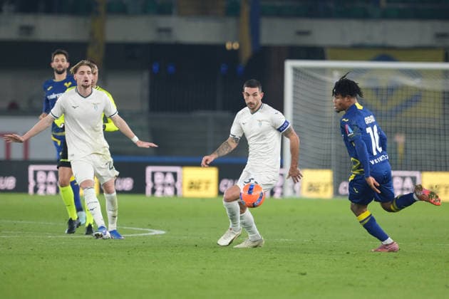 Hellas Verona FC v SS Lazio - Serie A Mario Gila of SS Lazio carries the ball during the soccer match between Hellas Verona FC and SS Lazio, MD20 of the Serie A Enilive Italian soccer championship 2025 2026 at Marcantonio Bentegodi Stadium in Verona, Italy, on January 11, 2026. Verona Italy  Copyright: xRobertoxTommasinix originalFilename:tommasini-hellasve260111_npvUE.jpg