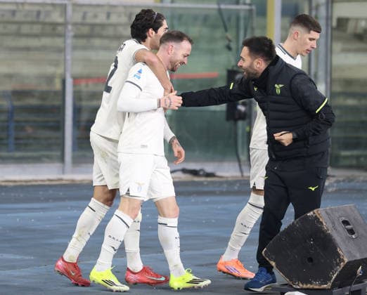 January 11, 2026, Verona, Veneto, Italy: MANUEL LAZZARI 29 of Lazio is celebrated for provoking his side s first and decisive goal on Matchday 20 of 38 of the Serie A 2025 26 between HELLAS VERONA and LAZIO at the Bentegodi Stadium in Verona, Italy. Lazio won 1:0. Verona Italy - ZUMAc179 20260111_zep_c179_060 Copyright: xMickaelxChavetx