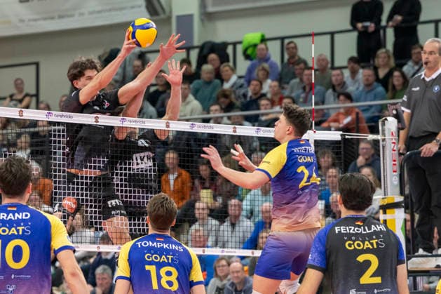 1 Volleyball Bundesliga Season 2025 2026 Cerebricks Volley Goats Mitteldeutschland vs SVG Lüneburg Halle, Germany January 11, 2026 In the picture from left Cole Matthew Young Lueneburg , Ethan Champlin Lueneburg and Clay Wieter Bitterfeld Halle Saale swh Arena Sachsen Anhalt Germany