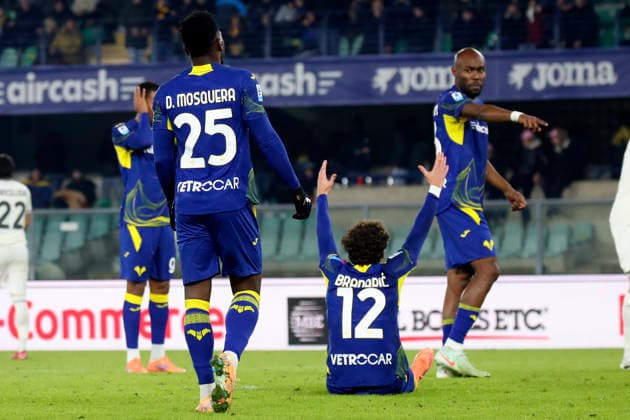 verona™s players protests and delusion during the Serie A soccer match between Hellas Verona and Lazio at the Bentegodi Stadium in Verona, north west Italy - Sunday , January 11 , 2026. - Soccer .  Copyright: xPaolaxGarbuio Lapressex