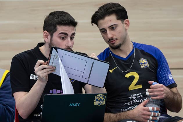 1 Volleyball Bundesliga Season 2025 2026 Cerebricks Volley Goats Mitteldeutschland vs SVG Lüneburg Halle, Germany January 11, 2026 In the picture from left Co Coach Javier Barrios Fernandez Bitterfeld and Arshia Feizollahi Bitterfeld Halle Saale swh Arena Sachsen Anhalt Germany