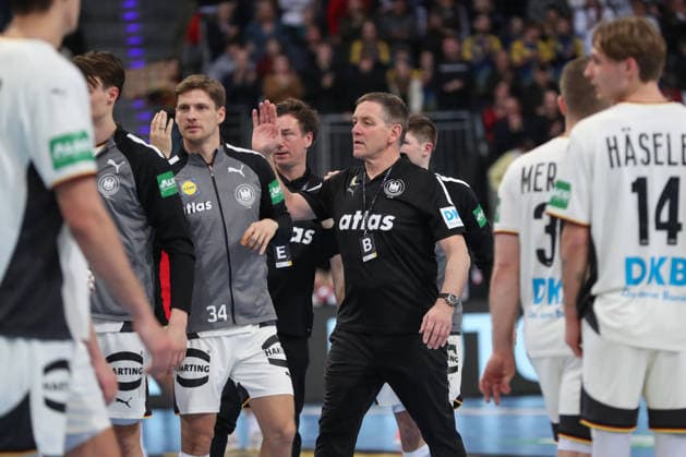 11 01 2026, xgox, handball, international match, Germany Croatia v l Alfred Gislason Germany, coach Hannover