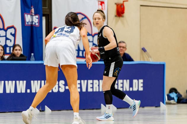 Spielaufbau Pauline Bantes (Talents BonnRhöndorf,No.06) DEU, Leverkusen, 11.01.2026 Basketball, Damen 2.Bundesliga Nord, 14. Spieltag, Wings Leverkusen - Talents BonnRhöndorf