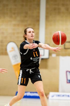 Wurf Zoe Perlick (Talents BonnRhöndorf,No.11) DEU, Leverkusen, 11.01.2026 Basketball, Damen 2.Bundesliga Nord, 14. Spieltag, Wings Leverkusen - Talents BonnRhöndorf