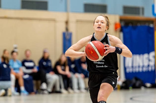 Nicola Happel (Talents BonnRhöndorf,No.04) am Ball DEU, Leverkusen, 11.01.2026 Basketball, Damen 2.Bundesliga Nord, 14. Spieltag, Wings Leverkusen - Talents BonnRhöndorf