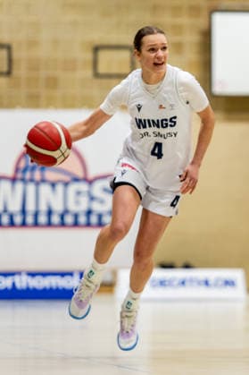 Nici Egert (Wings Leverkusen,No.04) mit tempo DEU, Leverkusen, 11.01.2026 Basketball, Damen 2.Bundesliga Nord, 14. Spieltag, Wings Leverkusen - Talents BonnRhöndorf