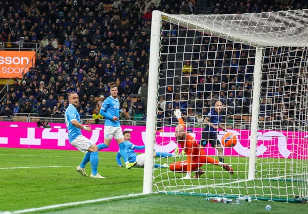 Serie A football match - 2025 26 Inter vs Napoli Goal the Federico Dimarco of Inter Milano During the football match on January 11, 2026, valid for the Italian Serie A - 2025 26 championship in Milan at the San Siro Stadium between FC Inter Milan vs. SSC Napoli In the photo: MILANO Stadio San Siro Lombardia ITALIA Copyright: xFABIOxSASSOxFabioxSassox Internazionale Milano Napoli2026_01_11Fabio Sasso3155