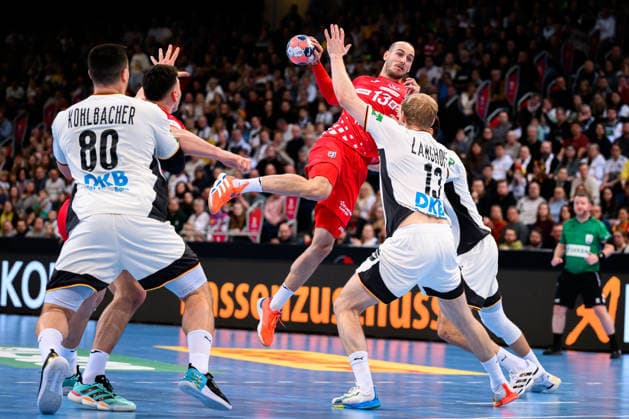 Hannover Handball Laenderspiel Germany Croatia Ivano Pavlovic Croatia , Matthes Langhoff Germany Hannover ZAG Arena Nordrhein Westfalen Germany