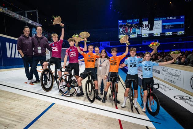 WALDMÜLLER Baltasaar, KAFFKA Louis Pepe, RANFFT Max, HENNIG Dominic, TRUMANN Kalle, SCHULZE HESSELMANN Oskar Sixdays Bremen 2026 Team 5 WALDMÜLLER Baltasaar GER KAFFKA Louis Pepe GER Team 4 RANFFT Max GER HENNIG Dominic GER Winner First Place Team 2 TRUMANN Kalle GER SCHULZE HESSELMANN Oskar GER Third Place Award Ceremony Medal Ceremony Podium Landscape horizontal Landscape Event Event Sixdays Bremen 2026 Category Category Cycling Track Cycling Sixdays Elite Location Location Europe Germany Bremen ÖVB Arena Discipline U19 Andy Kappes Cup Distance m Date Date 11 01 2026 Sunday Day 3