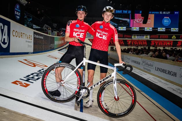 HILL Valentin, KREMPIEN Friederich Sixdays Bremen 2026 Team 6 HILL Valentin GER KREMPIEN Friederich GER Award Ceremony Medal Ceremony Podium Landscape horizontal Landscape Event Event Sixdays Bremen 2026 Category Category Cycling Track Cycling Sixdays Elite Location Location Europe Germany Bremen ÖVB Arena Discipline U19 Andy Kappes Cup Distance m Date Date 11 01 2026 Sunday Day 3