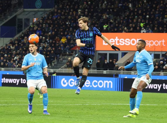 January 11, 2026, Milano, Lombardia, ITALIA: During the football match on January 11, 2026, valid for the Italian Serie A - 2025 26 championship in Milan at the San Siro Stadium between FC Inter Milan vs. SSC Napoli.In the photo: NicoloÂ² Barella of Inter Milano Milano ITALIA - ZUMAs236 20260111_aap_s236_049 Copyright: xFabioxSassox