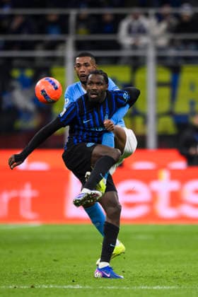 FC Internazionale v SSC Napoli - Serie A Marcus Thuram of FC Internazionale competes for the ball with Billy Gilmour of SSC Napoli during the Serie A football match between FC Internazionale and SSC Napoli. Milan Italy Copyright: xNicolòxCampox
