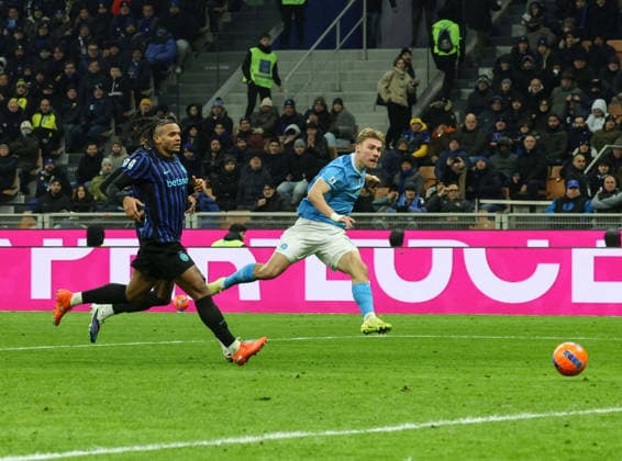 Serie A football match - 2025 26 Inter vs Napoli Rasmus Hoyland of SSC Napoli During the football match on January 11, 2026, valid for the Italian Serie A - 2025 26 championship in Milan at the San Siro Stadium between FC Inter Milan vs. SSC Napoli In the photo: MILANO Stadio San Siro Lombardia ITALIA Copyright: xFABIOxSASSOxFabioxSassox Internazionale Milano Napoli2026_01_11Fabio Sasso3340