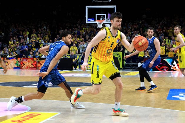 DEU, easyCredit BBL, ALBA vs MLP Academics Heidelberg, 11 01 2026, Uber Arena, Berlin, DEU, easyCredit BBL, ALBA vs MLP Academics Heidelberg, in the picture JONAS MATTISSECK ALBA Berlin 9 , Kevin McClain Heidelberg 3 nordphotoxGmbHx xEngler nph00076