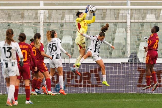 Rachele Baldi of As Roma saves the goal during the Italian Women Supercoppa match between Juventus and AS Roma at Stadio Adriatico on January 11, 2026 in Pescara, Italy. Photo: Cinzia Camela.  Copyright: xCinziaxCamela IPAxSportx xipa-agency.netx xx IPA_69953936 IPA_Agency_IPA69953936