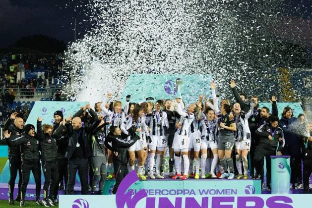 Juventus celebrate the victory of the Italian Women Supercup match between Juventus FC and AS Roma at Adriatico Stadium on January 11, 2026 in Pescara, Italy. Photo: Cinzia Camela.  Copyright: xCinziaxCamela IPAxSportx xipa-agency.netx xx IPA_69954039 IPA_Agency_IPA69954039
