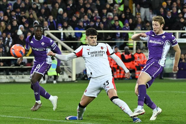 CALCIO - Serie A - ACF Fiorentina vs AC Milan Marco Brescianini of AC Fiorentina shoots at goal during the match of 20th day of the Serie A Championship between A.C.Fiorentina and A.C.Milan at the Artemio Franchi Stadium on Jan 11, 2026 in Florence, Italy. during ACF Fiorentina vs AC Milan, Italian soccer Serie A match in Florence, Italy, January 11 2026 Florence Italy  Copyright: xIPAxSport ABACAx