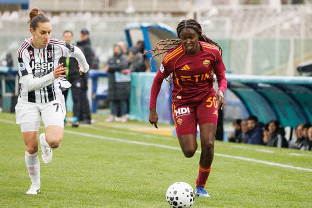 CALCIO - Supercoppa Femminile - Juventus FC vs AS Roma Martina Lenzini of Juventus women and Omorinsola Babajide of AS Roma compete for the ball during the Italian Women Super Cup match between Juventus and AS Roma at Stadio Adriatico on January 11, 2026 in Pescara, Italy. Photo: Cinzia Camela. Pescara Italy  Copyright: xIPAxSport ABACAx