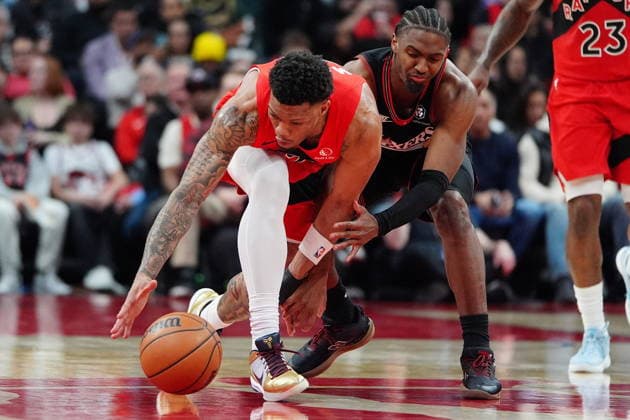 January 11, 2026, Toronto, On, CANADA: Toronto Raptors guard Alijah Martin (55) steals the ball from Philadelphia 76ers guard Tyrese Maxey (0) during first half NBA, Basketball Herren, USA basketball action in Toronto, Sunday, Jan. 11, 2026. Canada News - January 11, 2026 - ZUMAc35_ 20260111_zaf_c35_099 Copyright: xFrankxGunnx