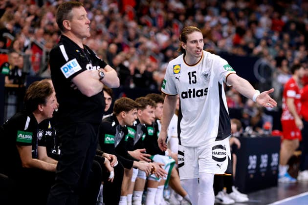 GISLASON Alfred Trainer Team Germany with KNORR Juri DHB Handball Laenderspiel Germany Croatia on 11 01 2026 in Hanover in the ZAG Arena Copyright: xLacixPerenyix