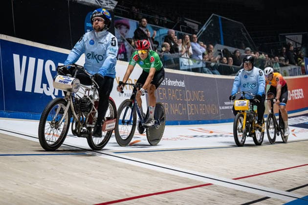 SIERRA Juan David Sixdays Bremen 2026 Team 10 WANDSCHER GRUPPE SIERRA Juan David ITA Red Team 5 VONHOF Mario GER Pacemaker Pacemaker Landscape horizontal Landscape Event Event Sixdays Bremen 2026 Category Category Cycling Track Cycling Sixdays Elite Men Location Location Europe Germany Bremen ÖVB Arena Discipline Derny Race Distance m Date Date 11 01 2026 Sunday Day 3