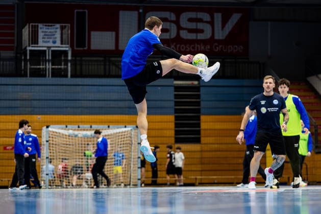 12 01 2026, GER, Handball, Men, Season 25 26, Daikin 1 Bl, ThSV Eisenach Training kick-off 2026 ThSV Eisenach starts training again after the turn of the year in the picture Vincent Buechner ThSV Eisenach,74 99817 Eisenach Werner Assmann Halle Am Sportp Thueringen Germany