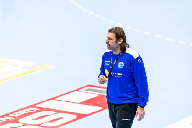 12 01 2026, GER, Handball, Men, Season 25 26, Daikin 1 Bl, ThSV Eisenach Training start 2026 ThSV Eisenach starts training again after the turn of the year in the picture Sebastian Hinze ThSV Eisenach,Trainer 99817 Eisenach Werner Assmann Halle Am Sportp Thueringen Germany
