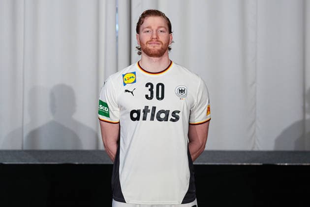 12 01 2026, xydrx, handball, portrait session of the German national team in Hanover ahead of the EHF Euro 2026 Tom Kiesler Lower Saxony Germany
