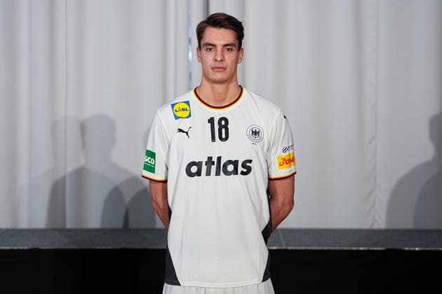 12 01 2026, xydrx, handball, portrait of the German national team in Hanover ahead of the EHF Euro 2026 Julian Koester Lower Saxony Germany