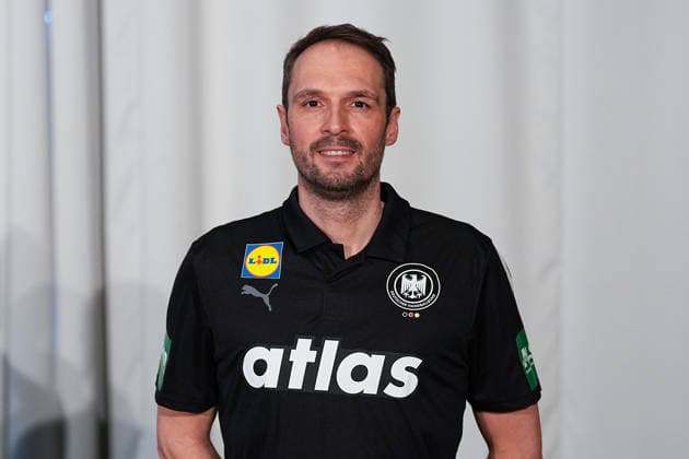 12 01 2026, xydrx, handball, portrait session of the German national team in Hanover ahead of the EHF Euro 2026 Benjamin Chatton Manager National Team Lower Saxony Germany