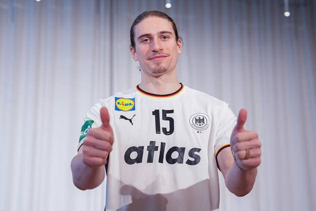 12 01 2026, xydrx, handball, portrait session of the German national team in Hanover ahead of the EHF Euro 2026 Juri Knorr Lower Saxony Germany