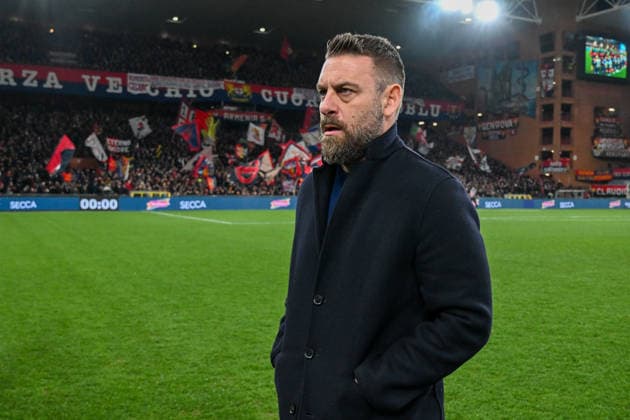 GenoaÕs head coach Daniele De Rossi during the Serie A soccer match between Genoa and Cagliari at the Luigi Ferraris Stadium in Genoa, Italy - Monday, January 12, 2026. - Soccer .  Copyright: xTanoxPecoraro LaPressex